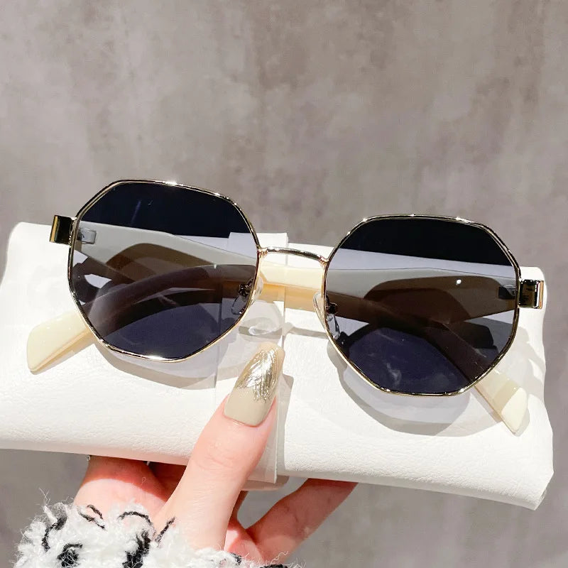 Retro Round Frame Sunglasses