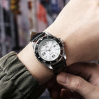 Classic Business Watch – Leather Strap Elegant Edition